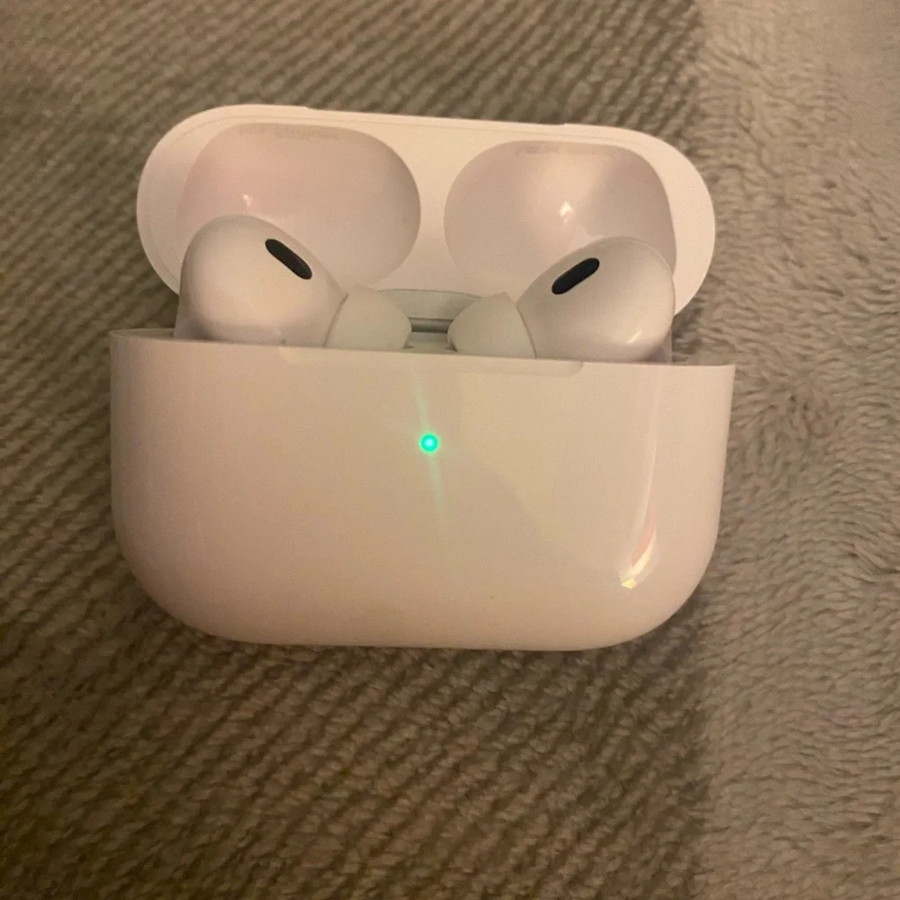 Wireless Earbuds with Charging Case - White